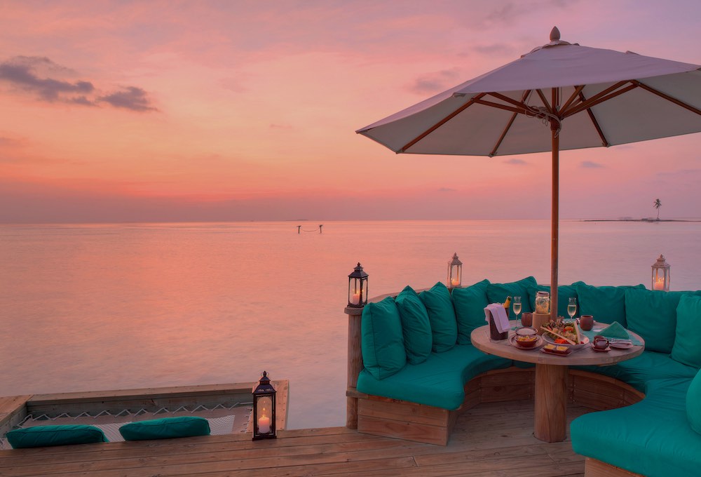 Overwater Bar at Gili Lankanfushi thumbnail 2